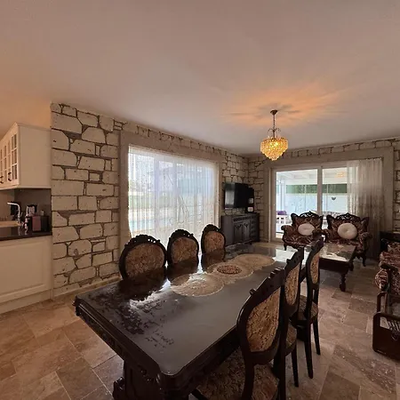 The Blue Mansion - Charming Family In Çeşme
