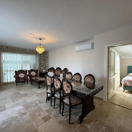 The Blue Mansion - Charming Family In Vila *